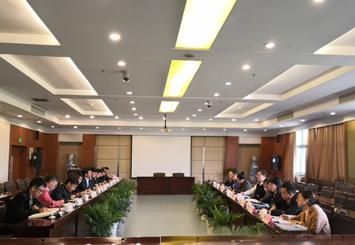 �����ʶӸ�������ѧǢ̸У������