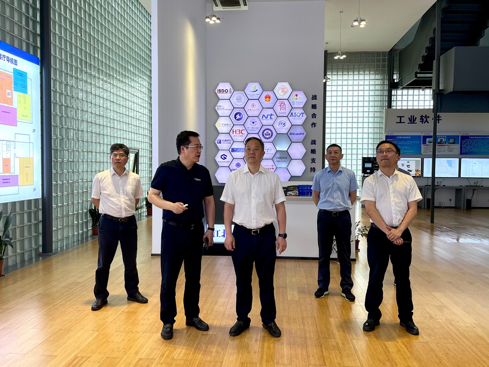 ���������������Ա���������տ�������������һ��ݰ����˾��չ�������ר������˶�