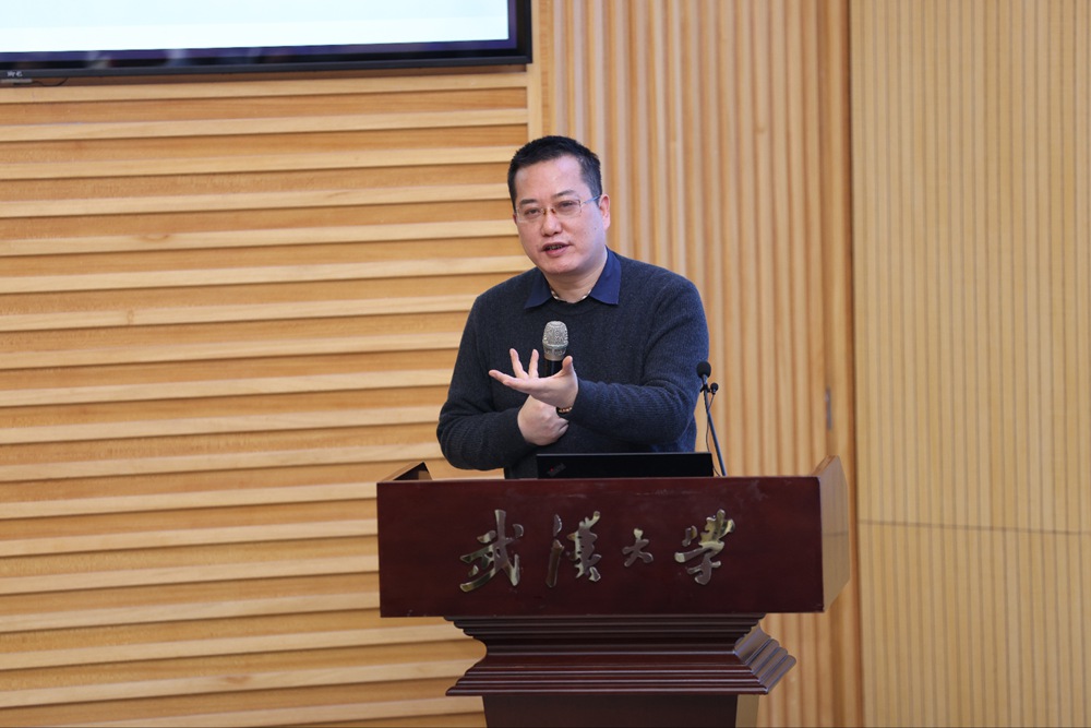 ���³��½�������Ϊ�人��ѧ����ҵ��̳���ڿΣ���ҵ����ս�Լ���Զ�̾�