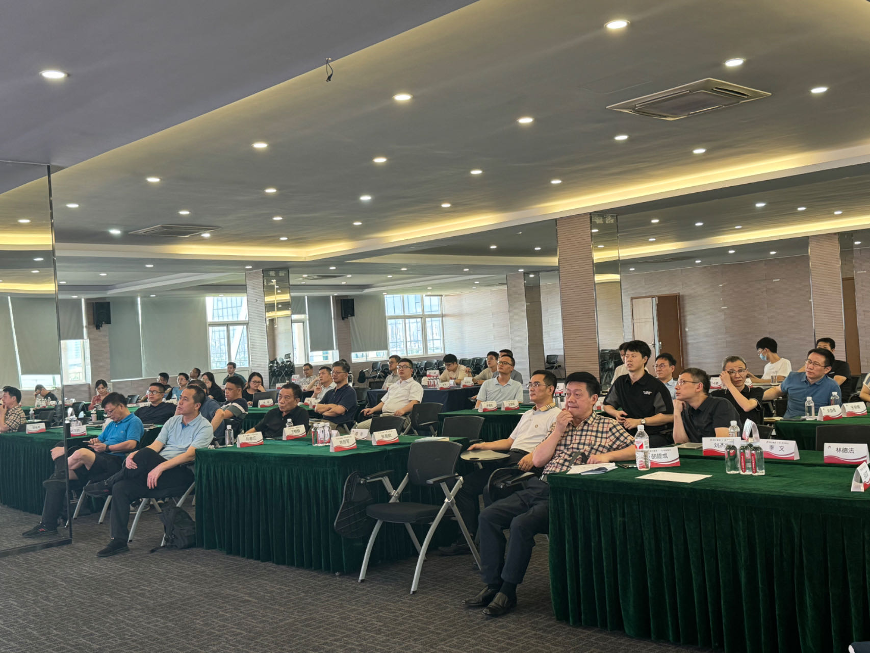 ��Ч���� Я�ֹ���حkb88ƽ̨���š���ӥ����ѵԲ����Ļ