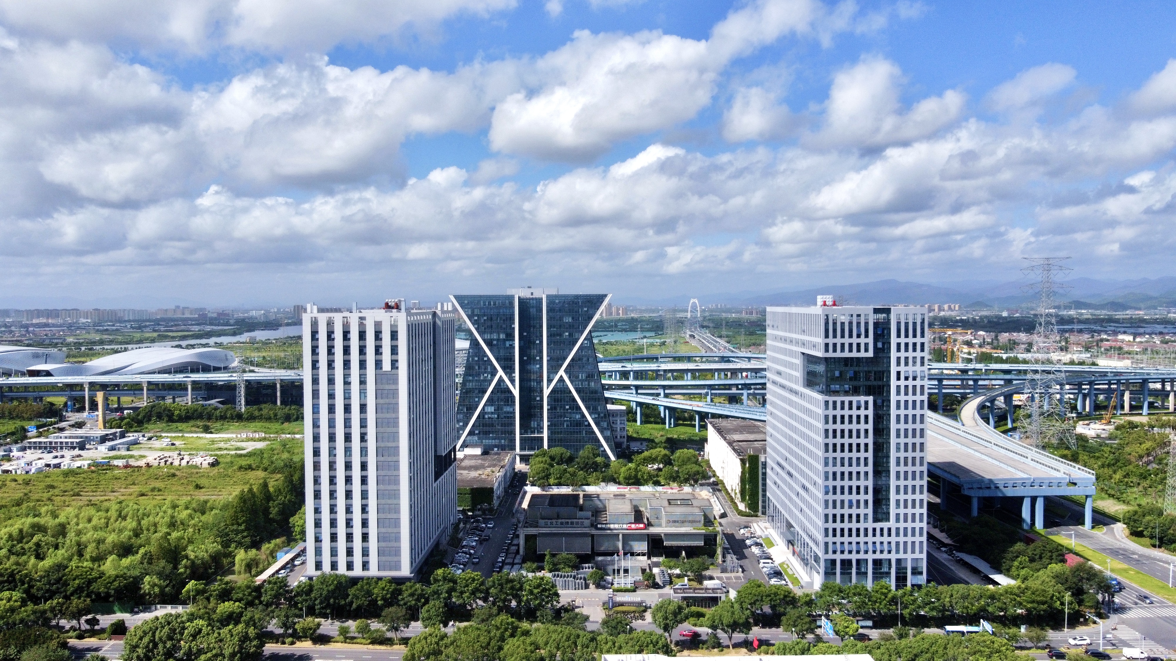 ��𮡱����ͷ��������������һ�ߵ����� | ��������ṹ��������ҵ �������ƽ�����